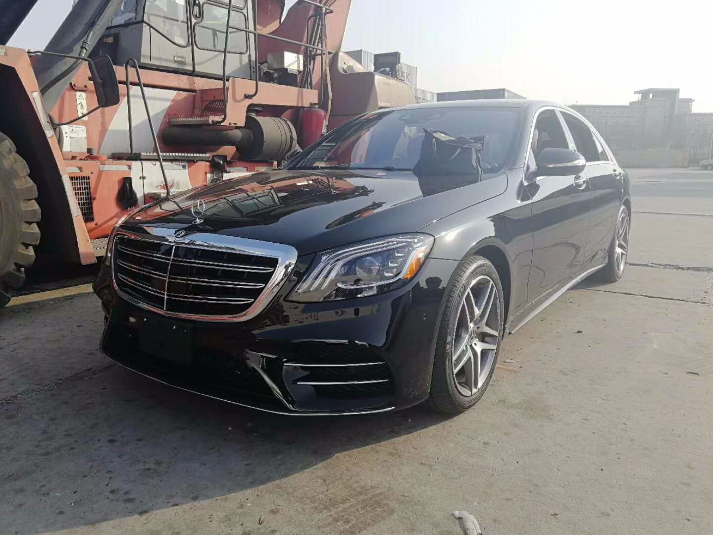 2018款奔驰S560加长四驱版