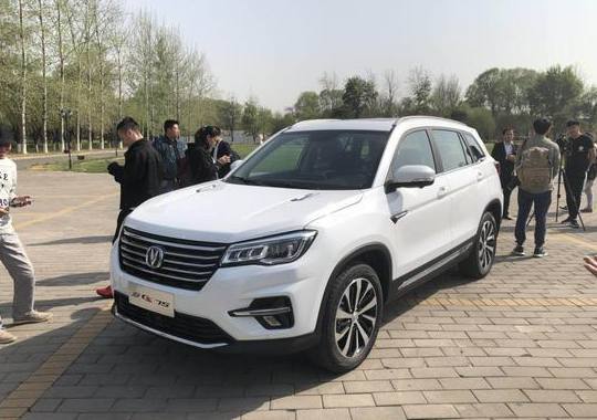 全新18款长安cs75,搭建1.5t发动机,全新的外观与内饰设计