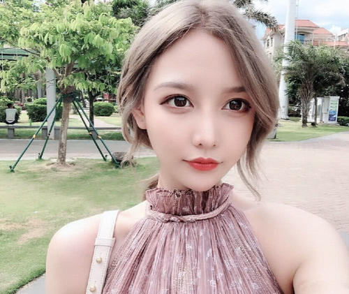 斗鱼签下熊猫顶级跳舞女主播,还差一个尹素婉