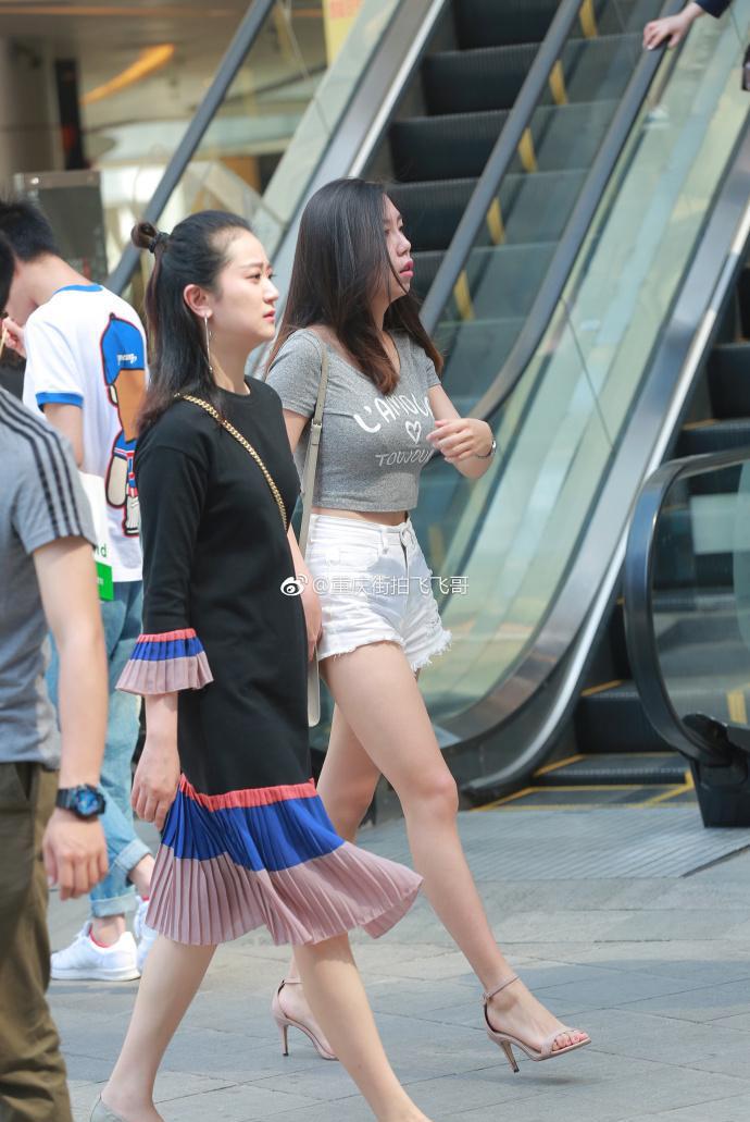 重庆美女街拍: 绝一代之丽, 光艳逼人, 成熟御姐