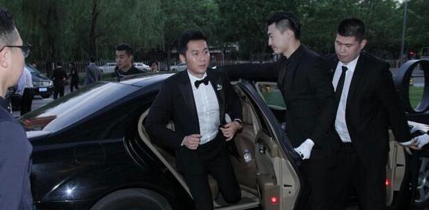 李晨把豪车都集全了, 这限量奔驰G是他最喜欢的座驾
