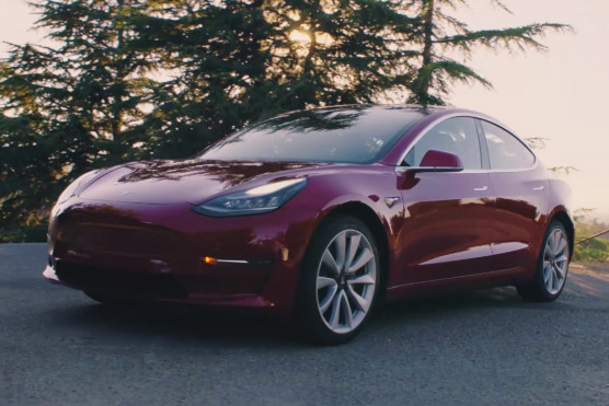 Model 3跳票风波尚未平息，性能版也是遥遥无期