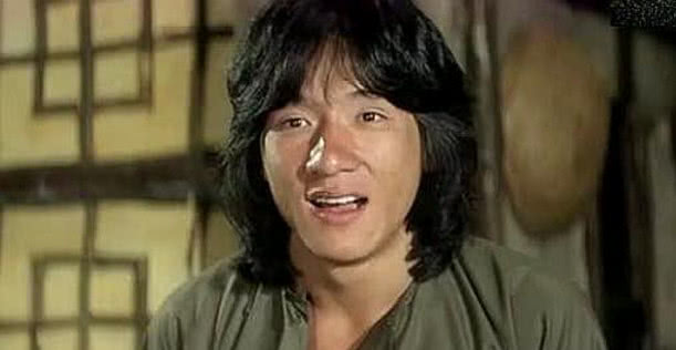 成龙年轻的时候有多帅?男人味十足!