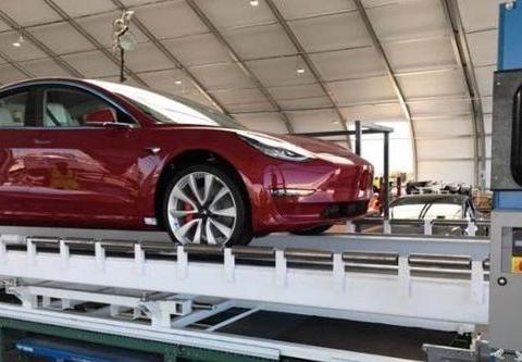 特斯拉双电机版本Model 3正式下线