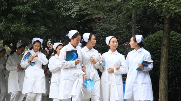 昆明市卫生学校2017年招生简章