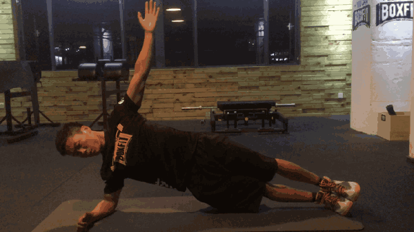 腹肌始终练不出?来跟着我做,学会这4点,让你拥有八块