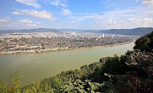 曾做过四川17年省会,现沦为县级市,GDP还不到