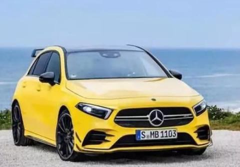 奔驰小钢炮A45AMG，2，0L排量400匹马力