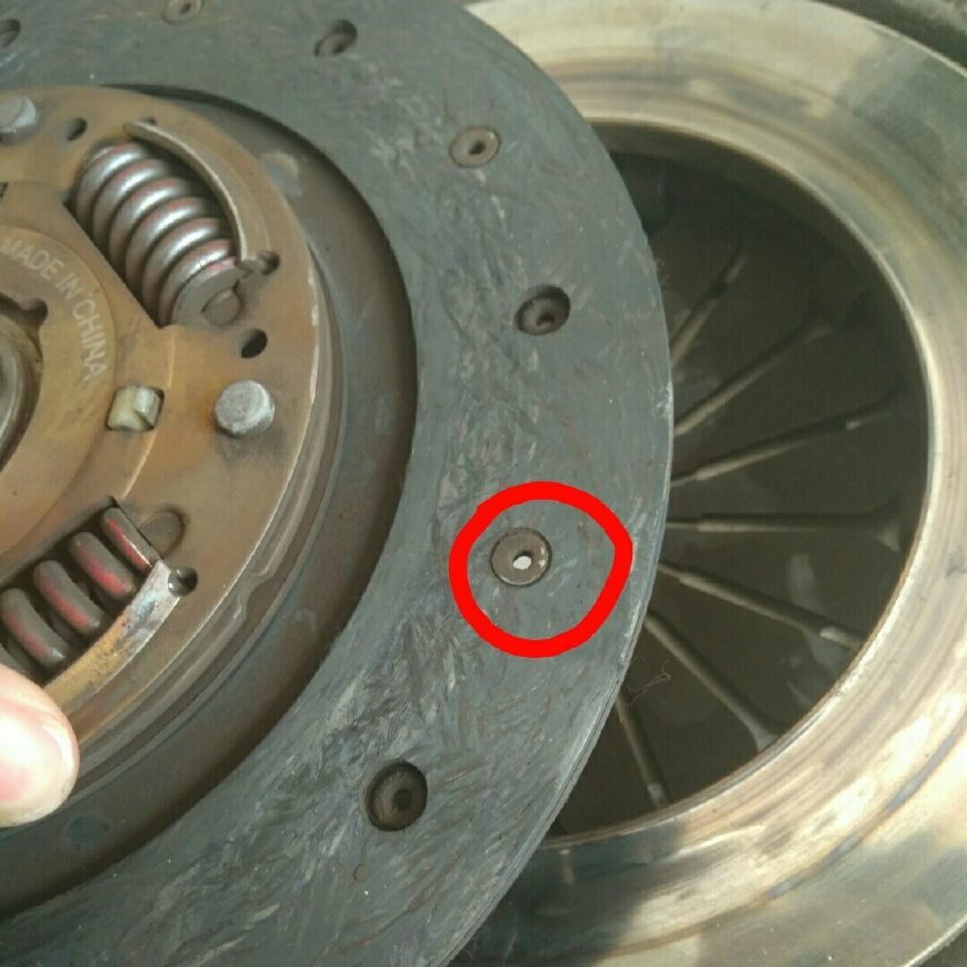 一年不到的离合器三件套又出问题了,汽修师傅全拆下来检查问题!