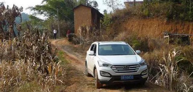 回农村婆婆家吃饭时,赶上儿子要喝奶,等再上桌