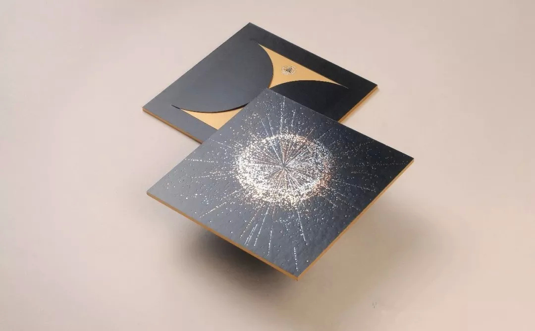 惊艳！清华大学的录取通知书火了，这设计也太炫酷了