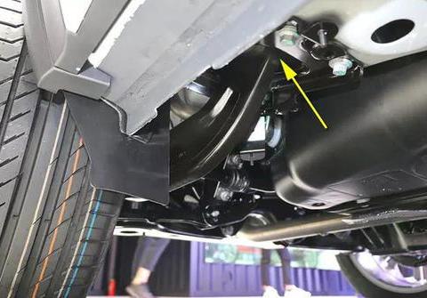 同时拆开领克01和VV7，对比完底盘，网友：真是打脸啊！