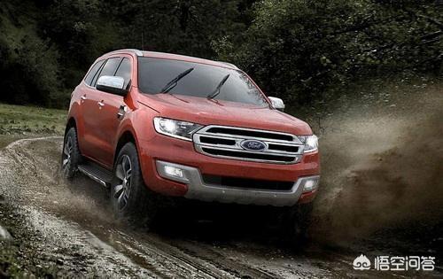 十几万的越野车,越野性能好一点,地盘高一点的