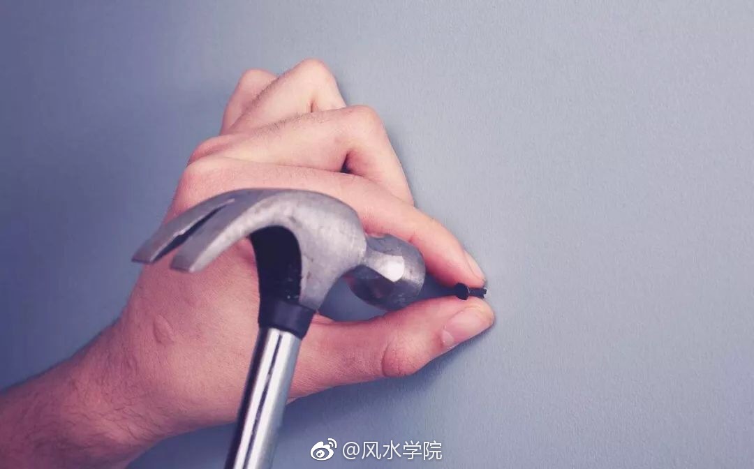 家里门上不要乱钉钉子