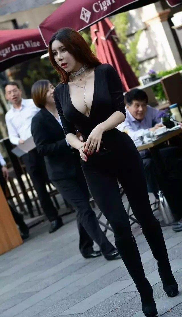 街拍美女, 是尤物还是怪物