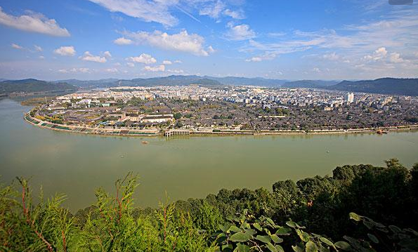 曾做过四川17年省会,现沦为县级市,GDP还不到