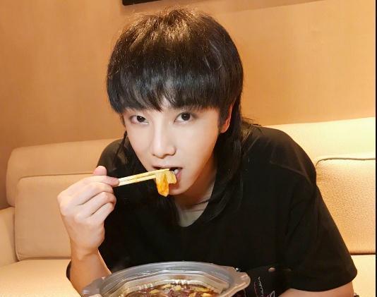 华晨宇辟谷, 十四天不吃饭, 撞脸权志龙