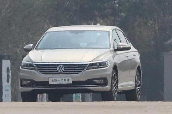 上汽大众太狠了，这车本就是销量王却还在加强，英朗要哭