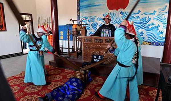 社会影响：旗袍女演员被打板子到底是怎么回事？背后真相让人破防了