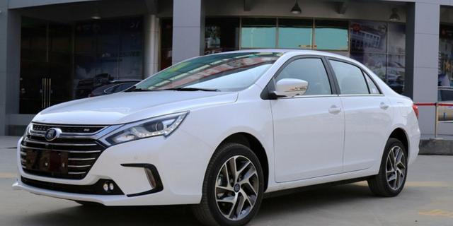 同为15万落地的油电混合车，比亚迪秦与丰田雷凌你选哪个？