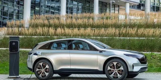 纯电SUV即将到来,梅赛德斯-奔驰 EQ C将于9月4日全球首发