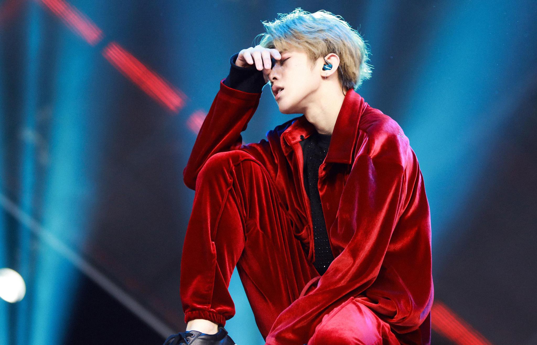 蔡徐坤泡面头超帅气,网友:漫画里走出来的男主