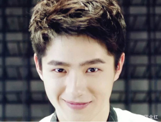 刘昊然签售会上批评逃课粉丝,不知道代课是啥