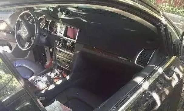 价值百万的新款奥迪Q7被砸, 车主看到留下的字条后, 不敢去报警