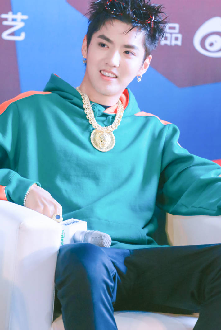 《中国新说唱》发布会 hold住大金链子和金戒
