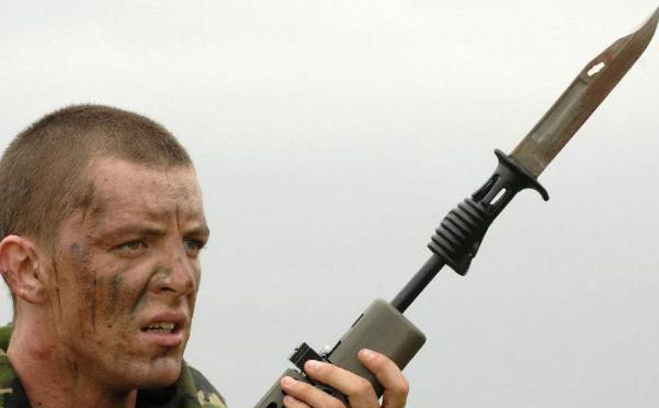 特种兵会小李飞刀吗?没想到飞刀还是正规军