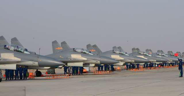 中国战机更帅气了!中国空军歼16改换新涂装亮