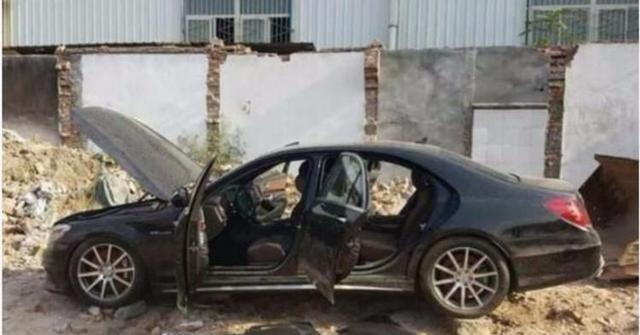 市场价300万的奔驰S级, 包工头60万甩卖, 看车后没人敢要