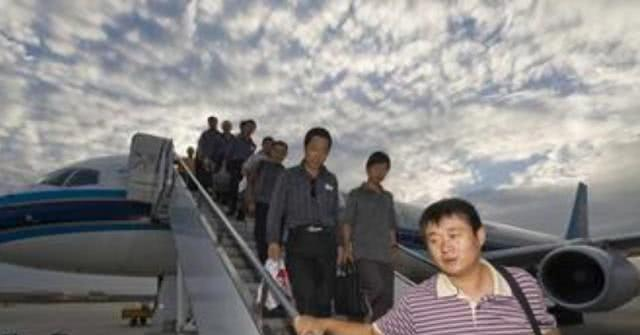 英国华裔老板中国出差,被繁华震撼:后悔当初为