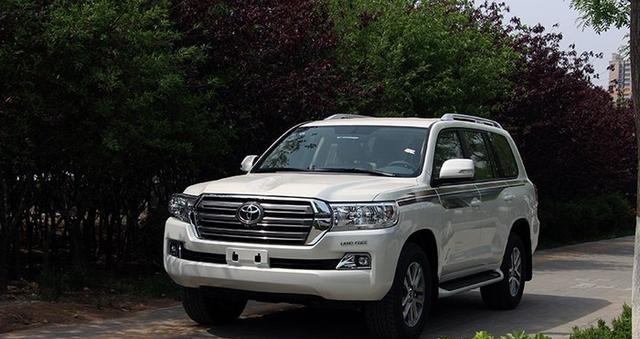 终于提车兰德酷路泽！祝大家新年快乐，不久将来入手梦想的车！