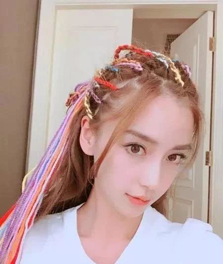 angelababy2018最新发型 从刘海到发色都嫩回