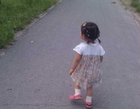 2岁宝宝先积食,后肠胃感染高烧40度住院,老人