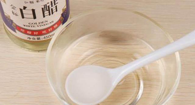 牙膏配上它,每晚涂抹脸部,祛斑还美白,皮肤细腻