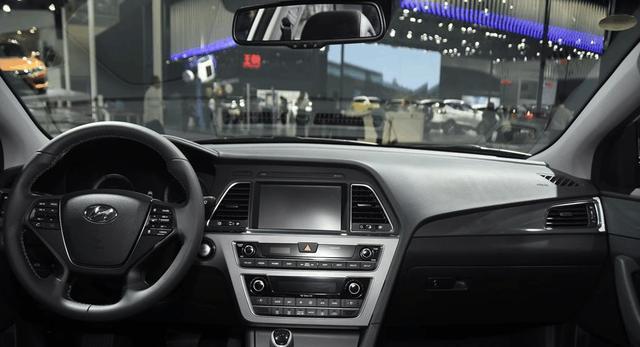 新型轿跑车长4米8, 颜值吊打凌度, 16万起配自适应巡航、紧急制动