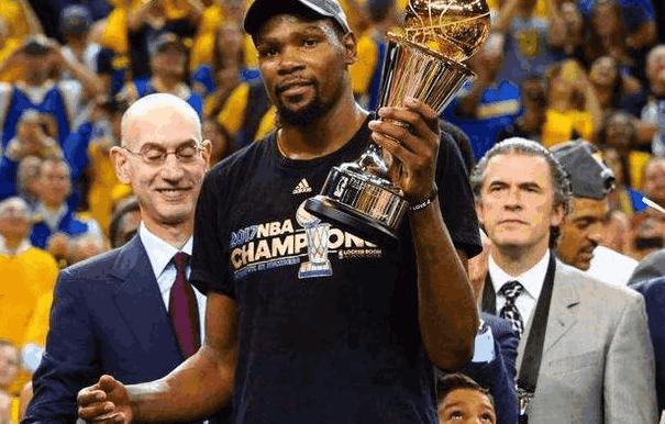 勇士双喜临门 杜兰特称目标是4连冠创历史 你