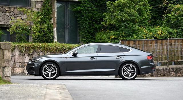 纯进口跳水22万, 20万起配无框车门+敞篷, 为何街头看不见?