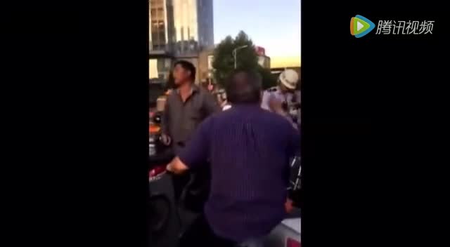 电动车逆行撞上私家车，无论怎么说，就是不赔钱