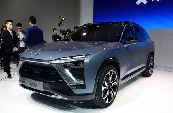 直线能秒法拉利，四驱650马力，才30万元，比奥迪Q7还要大