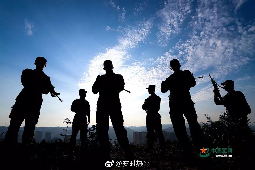 一个军人一份责任一份担当,好男儿应胸怀天下,中国强军之路,靠他们