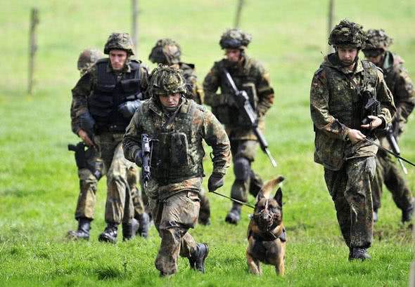 现代一个团穿越到唐朝 首先应该怎么生存?