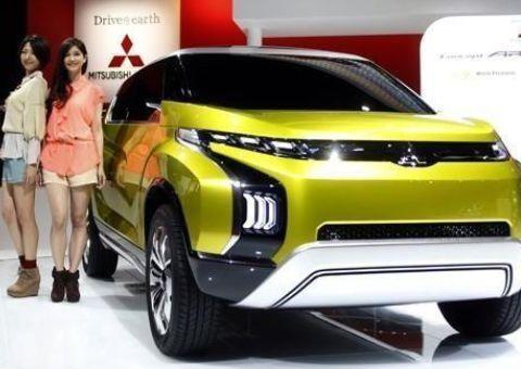 三菱霸气MPV来袭！外观惊艳，对开门加座椅旋转，四驱油耗4L