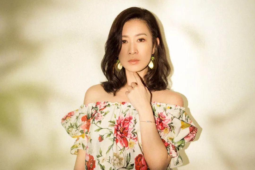 佘诗曼的前半生，就是一部打怪升级上位史!