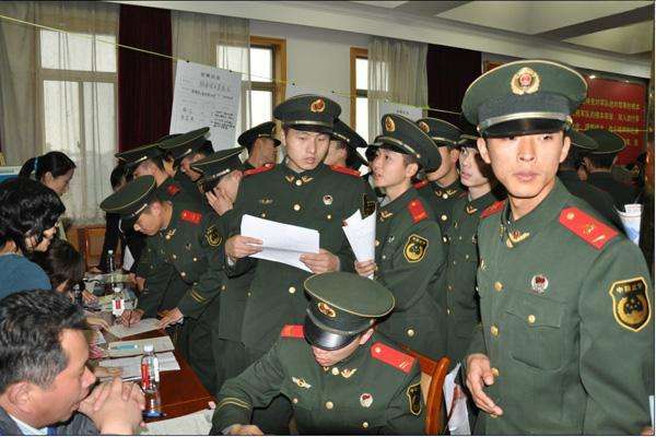 中国为何突然大量召回退伍兵？如果是你，愿意再次进入部队吗？