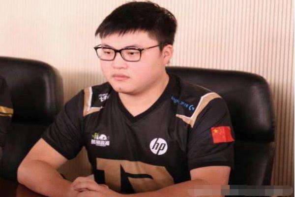 张大仙的真名,冯提莫的真名,UZI的真名,网友:难