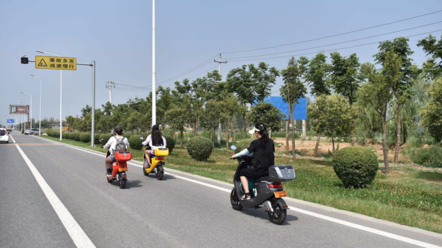 为什么开车的都不喜欢骑电动车的？看完你就知道了  ​