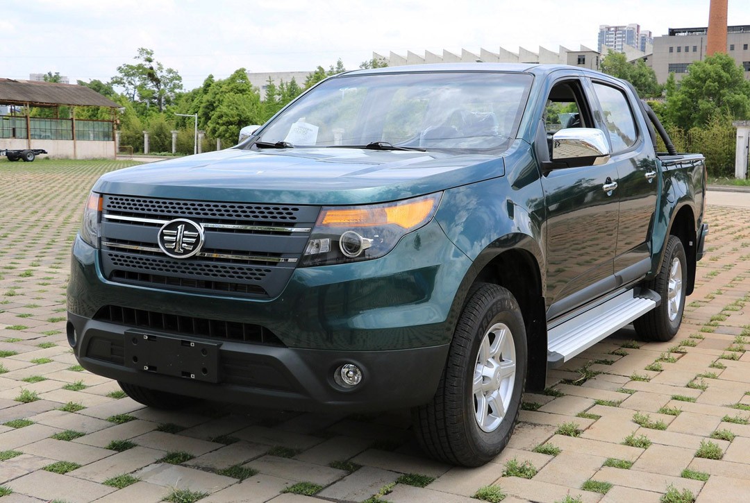 国产最霸气大皮卡来了!外观直逼50万的猛禽，福特要哭了